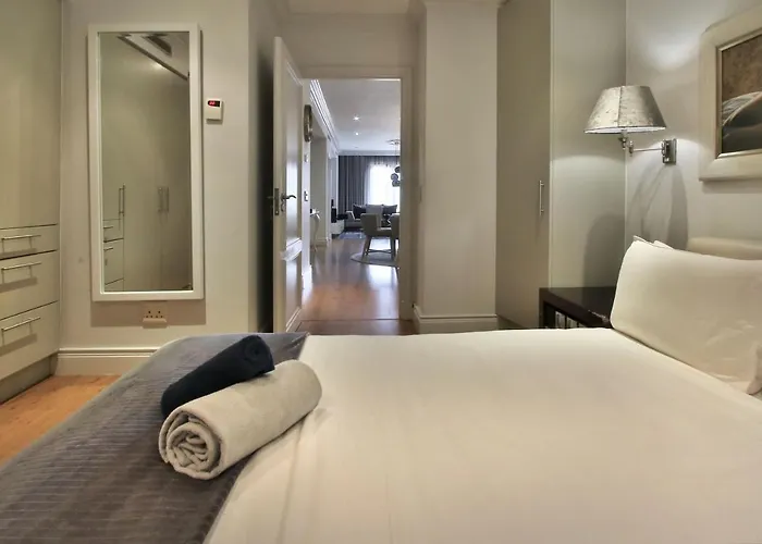 Cape Royale 2 Bedroom Luxury Apartment With Views
